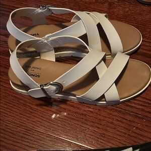 Sonoma Women's White and Tan Sandals